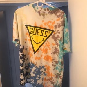 Guess tye dye graphic tee